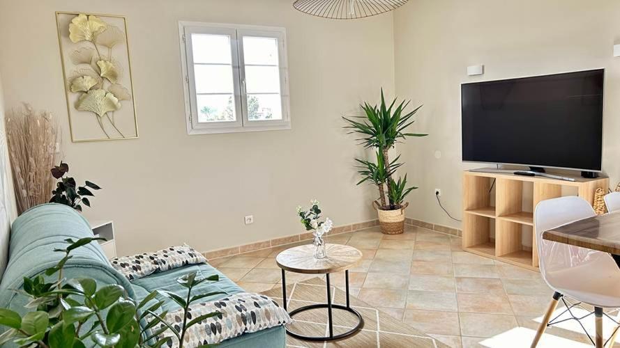 רוקברון-סור-ארז'נס 2 Hebergements - 10 Couchages - Parking, Piscine, Jacuzzi - Convivialite מראה חיצוני תמונה