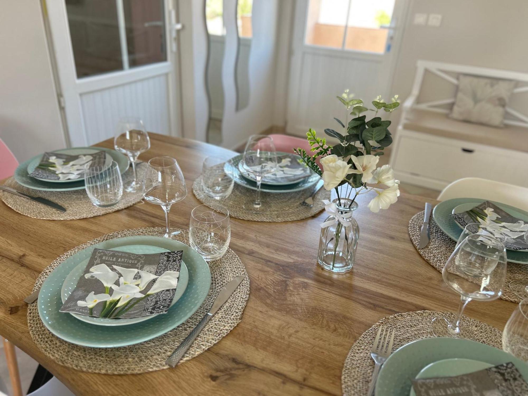 רוקברון-סור-ארז'נס 2 Hebergements - 10 Couchages - Parking, Piscine, Jacuzzi - Convivialite מראה חיצוני תמונה