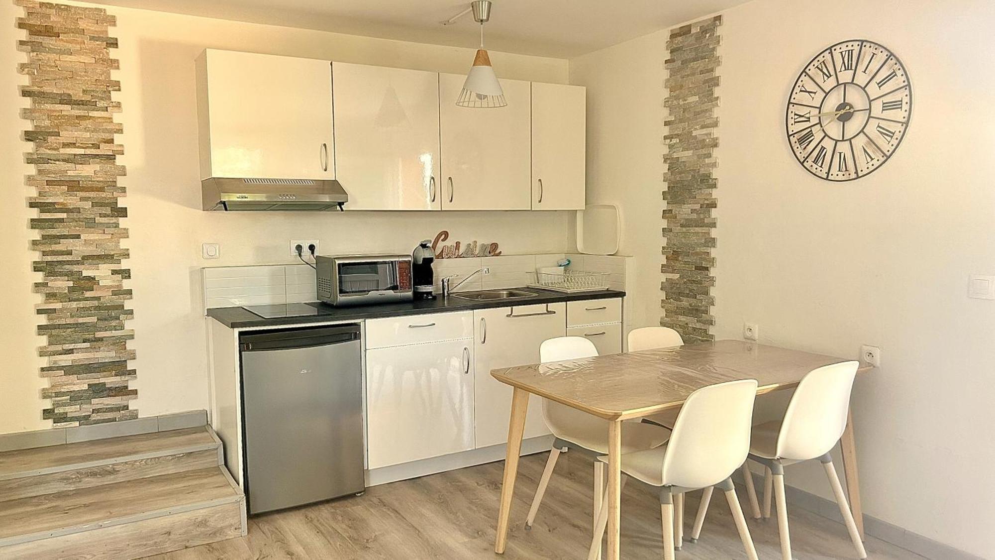 רוקברון-סור-ארז'נס 2 Hebergements - 10 Couchages - Parking, Piscine, Jacuzzi - Convivialite מראה חיצוני תמונה