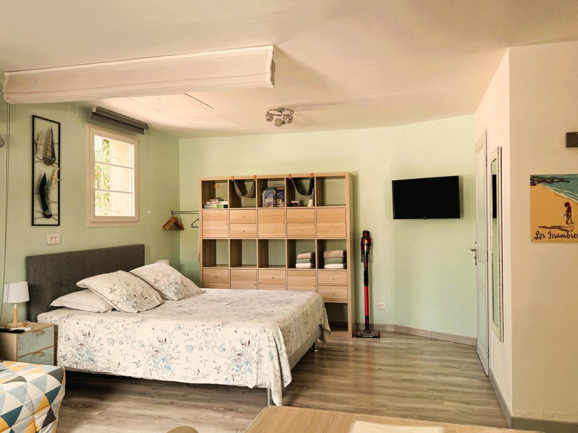 רוקברון-סור-ארז'נס 2 Hebergements - 10 Couchages - Parking, Piscine, Jacuzzi - Convivialite מראה חיצוני תמונה